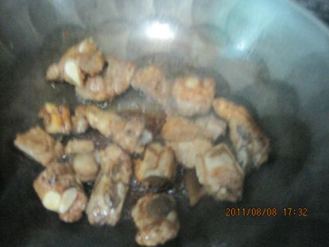 芋头炖排骨做法图解3
