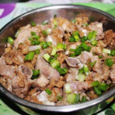 梅菜蒸排骨的做法 梅菜蒸排骨的做法