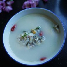 枸杞鲫鱼汤的做法