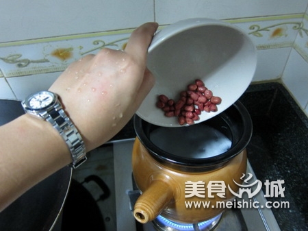 花生咸猪骨粥步骤1