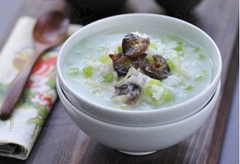 芹菜黑木耳粥
