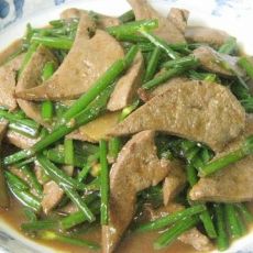 韭薹炒猪肝的做法 韭薹炒猪肝的做法