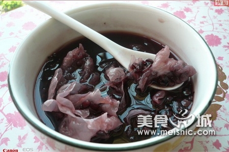 冰糖银耳黑米粥