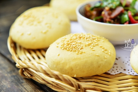 烧饼夹牛肉的详细做法