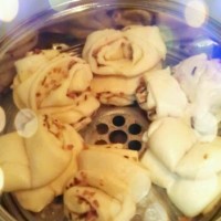 如何制作葱油烟熏肉花卷