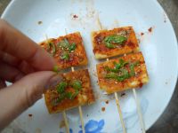 如何制作香辣烧烤豆腐串
