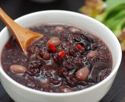 黑米红枣粥