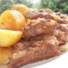 电饭煲美食 排骨焖土豆的做法 电饭煲美食 排骨焖土豆的做法