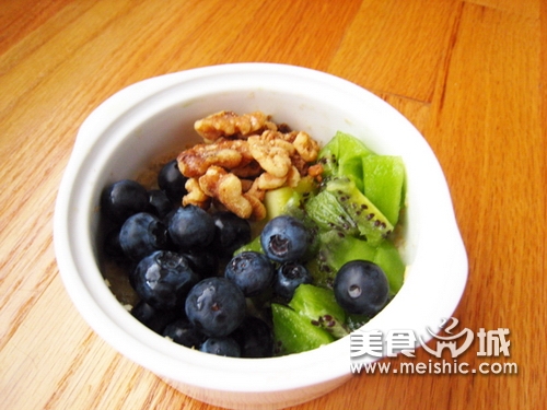 鲜果核桃燕麦粥
