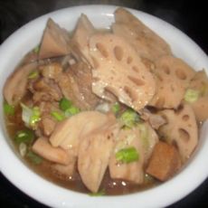 藕炖排骨的做法