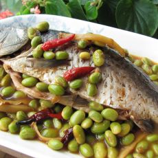 麻辣毛豆鲫鱼的做法 麻辣毛豆鲫鱼的做法