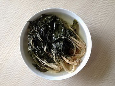 菜干咸骨粥做法步骤2