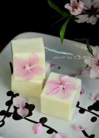 如何制作牛奶桃花糕