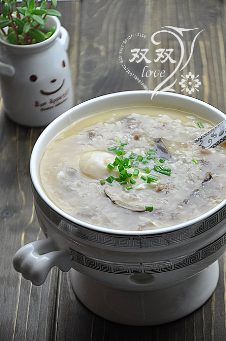 香菇生滚牛肉窝蛋粥