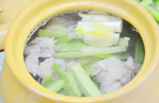 苦瓜炖排骨的做法