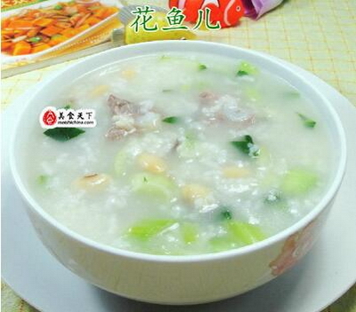 青菜黄豆排骨大米粥的做法