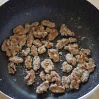 双味桃仁怎么做，双味桃仁的详细做法