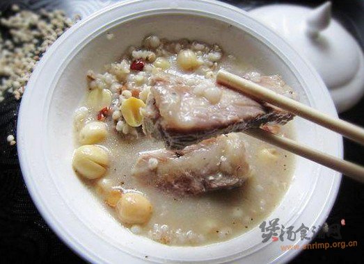 薏米莲子排骨煲