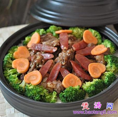 排骨腊肠煲仔饭的做法