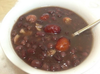 茯苓莲子红枣粥
