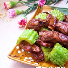 无油苦瓜排骨的做法 无油苦瓜排骨的做法
