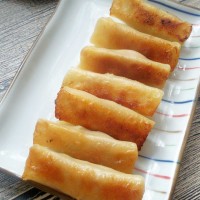 猪肉葱白锅贴怎么做---外脆里嫩，焦香可口