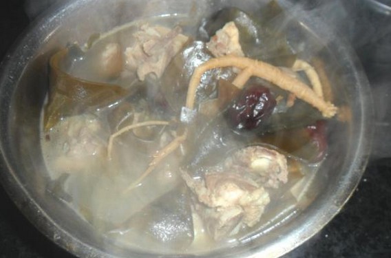 海带药膳排骨汤