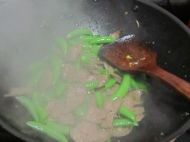 甜豆炒猪肝的做法