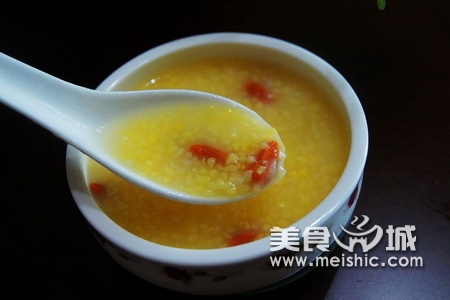玉米碴子粥