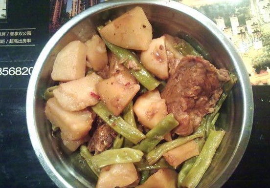 土豆排骨炖豆角
