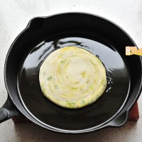 3个秘方做酥软千层的烫面葱花酥饼