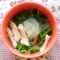 鸡肉菠菜粉丝汤的做法 鸡肉菠菜粉丝汤的做法