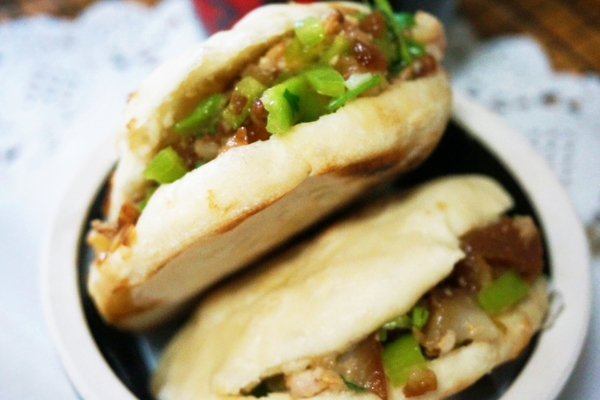 腊汁肉夹馍怎么做好吃，腊汁肉夹馍的制作方法