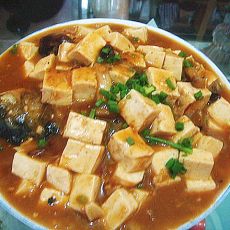 红绕豆腐鱼的做法 红绕豆腐鱼的做法
