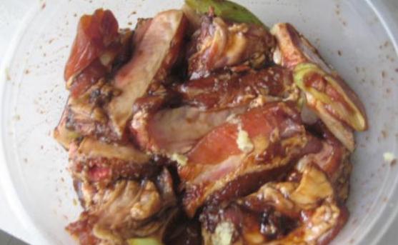 排骨辣味煲仔饭