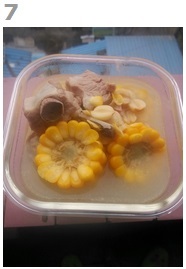 莲子玉米排骨汤
