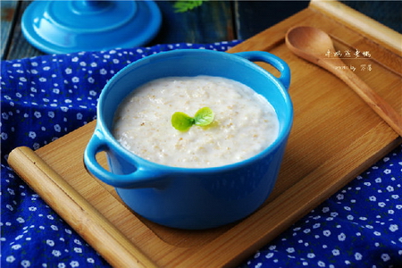 牛奶燕麦粥