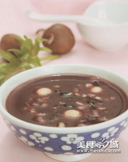 黑米黑豆莲子粥