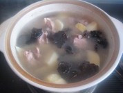 土豆木耳炖排骨的做法