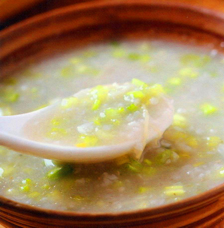 芹菜小米粥