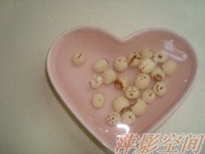 小米银耳莲子红枣糯米粥步骤3