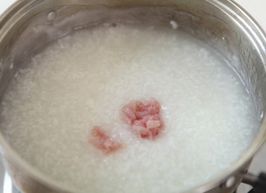 皮蛋瘦肉粥做法步骤5