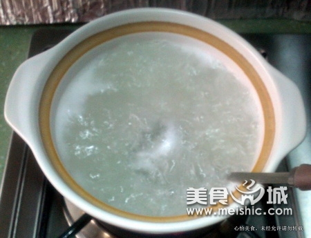 肉粽皮蛋粥步骤2