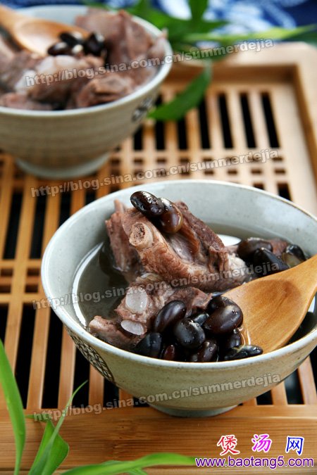 排骨黑豆汤的做法
