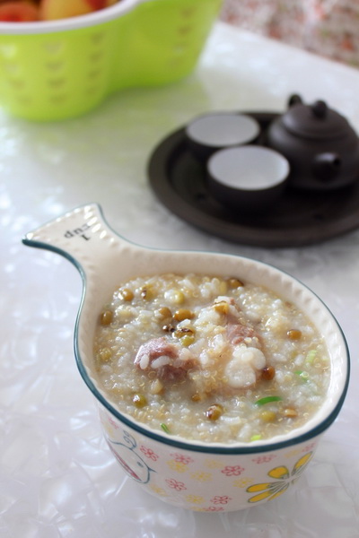 绿豆藜麦排骨粥