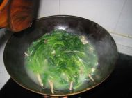 干贝煮菠菜的做法