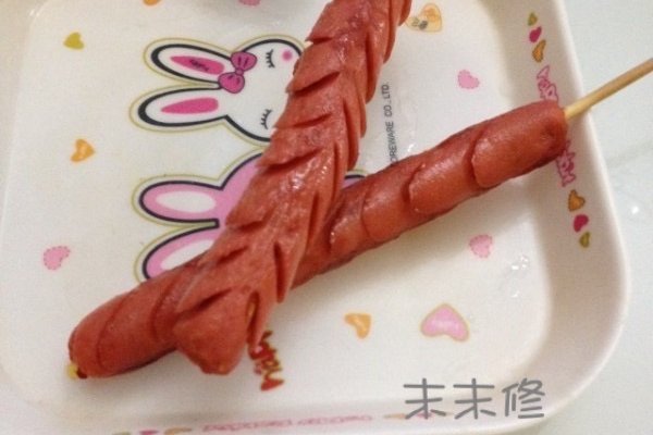 烤箱版路边摊小吃：烤火腿肠怎么做