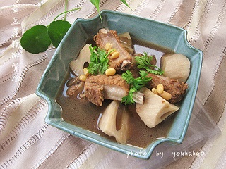 黄豆莲藕排骨汤