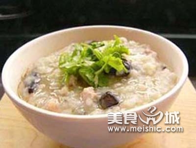 脊肉粥的做法