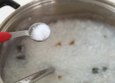 皮蛋瘦肉粥做法步骤7